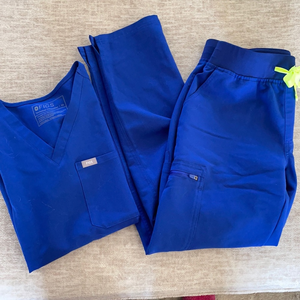 FIGS Scrub set in electric blue xs/sp